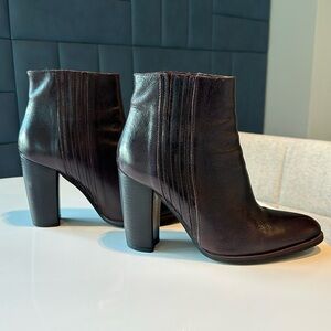 Zara Basic Leather Pull On Boots/Size 38